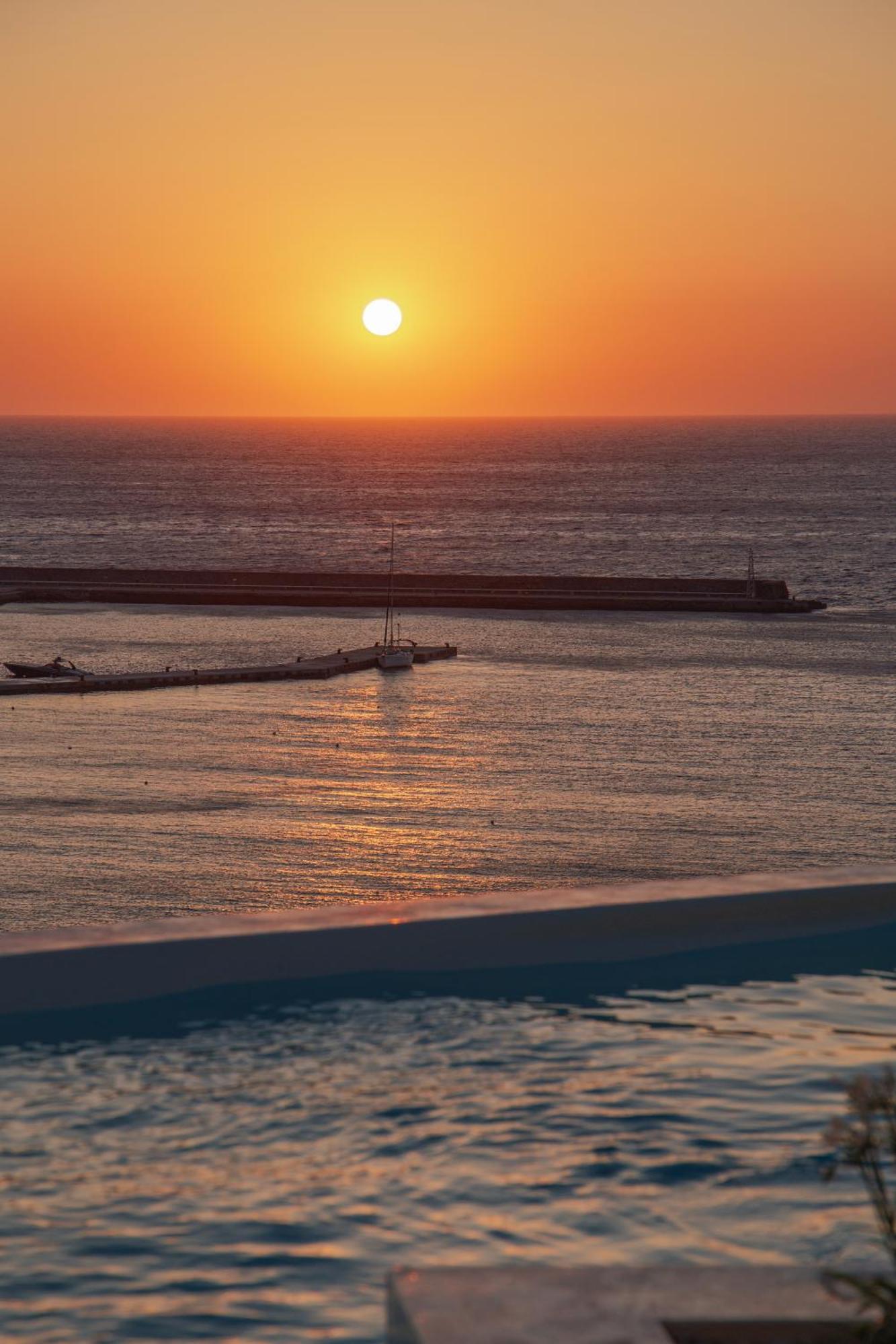 Golden Vista, Beachfront Suites By Explore Andros Exterior foto